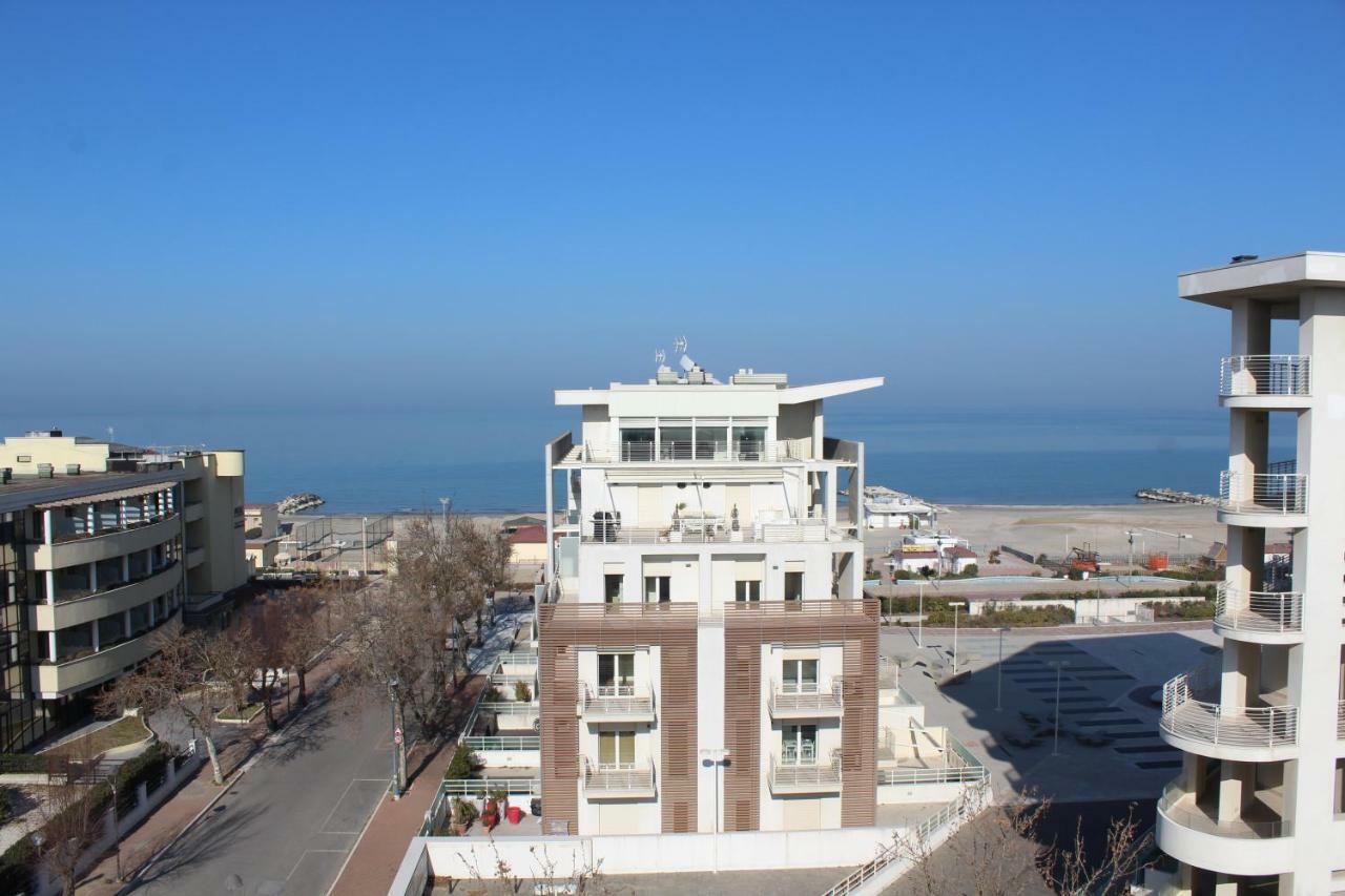 Hotel Caesar Misano Adriatico Exterior foto